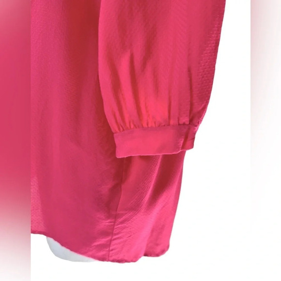 Everly -  3/4 ballon sleeve blouse in pink with gold button - Picture 4 of 11